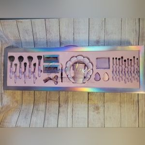 GRAND LUXE MAKEUP SET